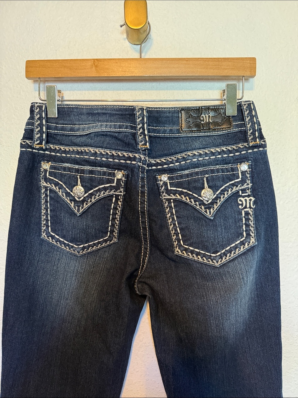 Euc Miss me flap embroidered pocket bootcut jeans 26
